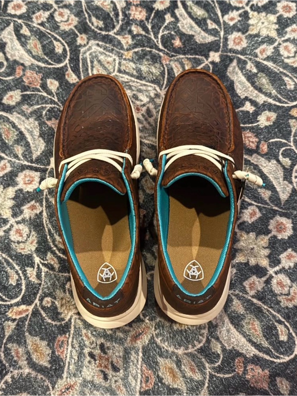 Ariat Women’s Brown Leather Boat Shoes with White Sole and Teal Lining NWT - Picture 2 of 9